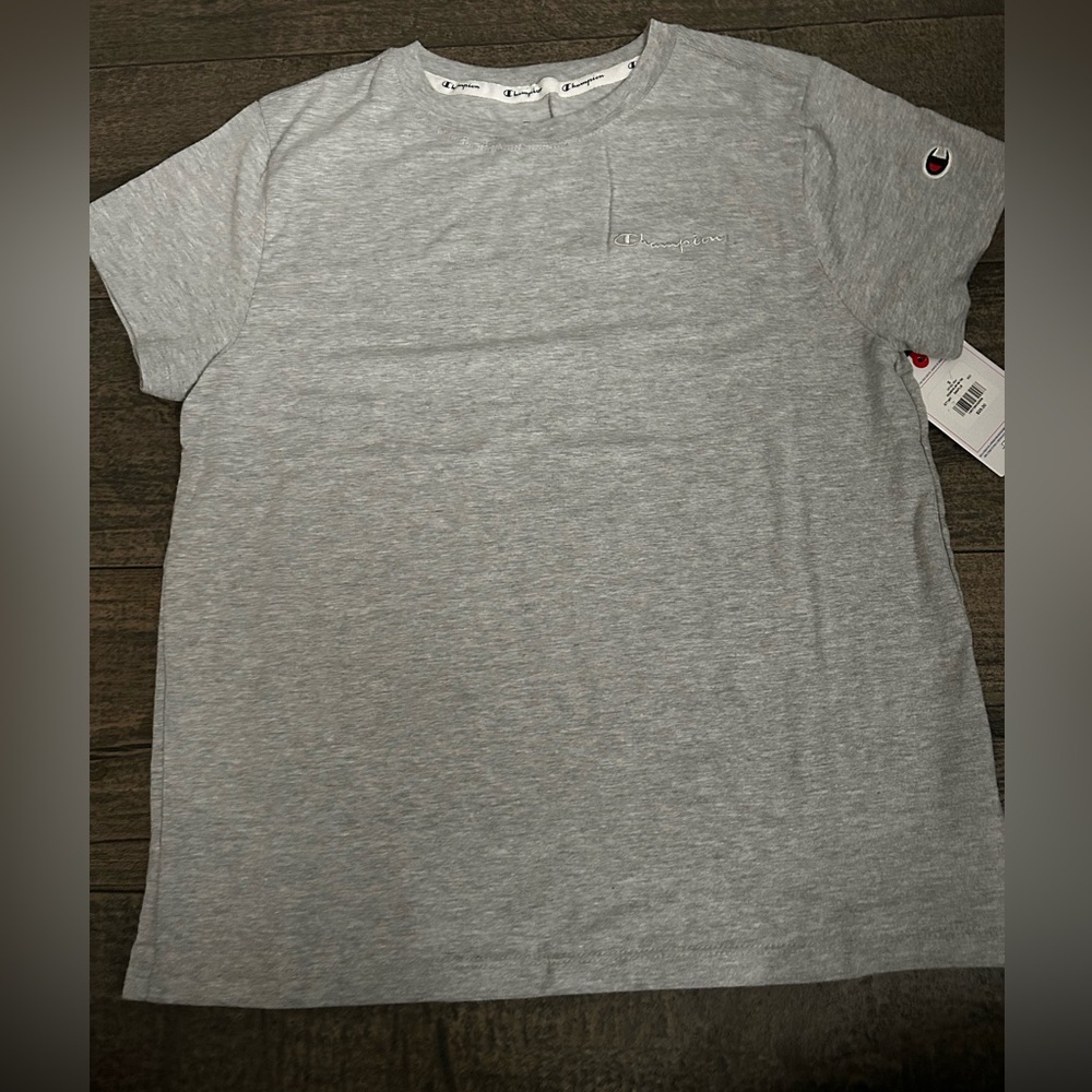 Women’s‎ shirt